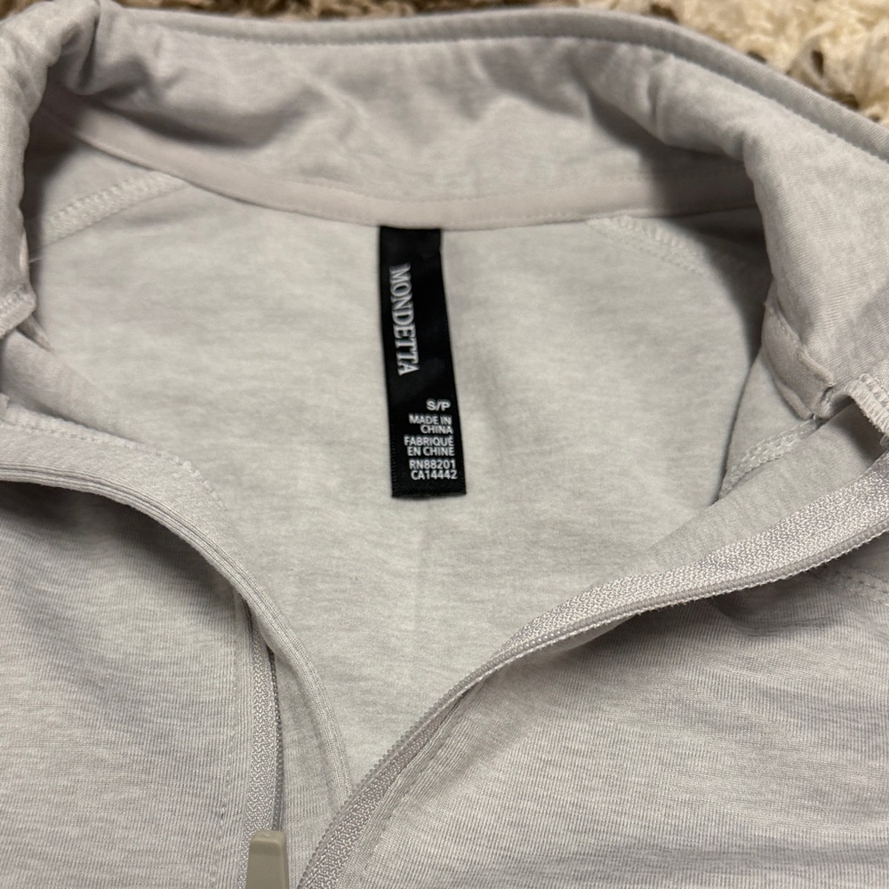 Mondetta Women's Heather Gray Quarter-Zip Sweatshirt - Picture 2 of 7
